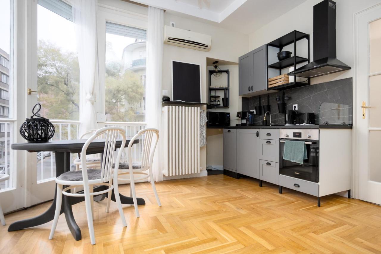 Golden Hour Apartment Budapest Exterior photo